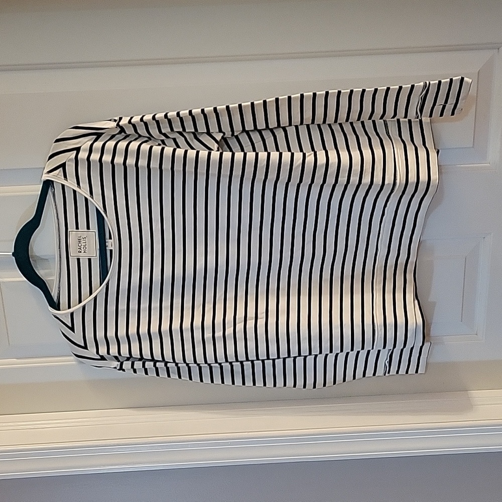 Rachel Hollis white and black stripe  xs